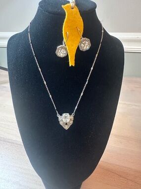 Vintage-Inspired Silver Crystal Pendant Necklace & Earrings Set - Silver: C&I